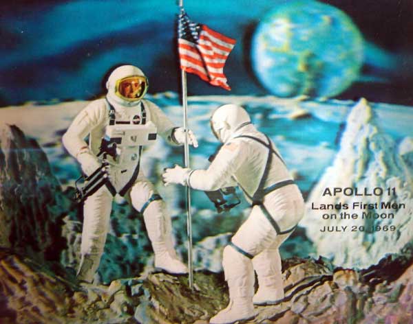 1960s 3D stereo lenticular commemorating the July 20, 1969 Apollo 11 landing on the moon.